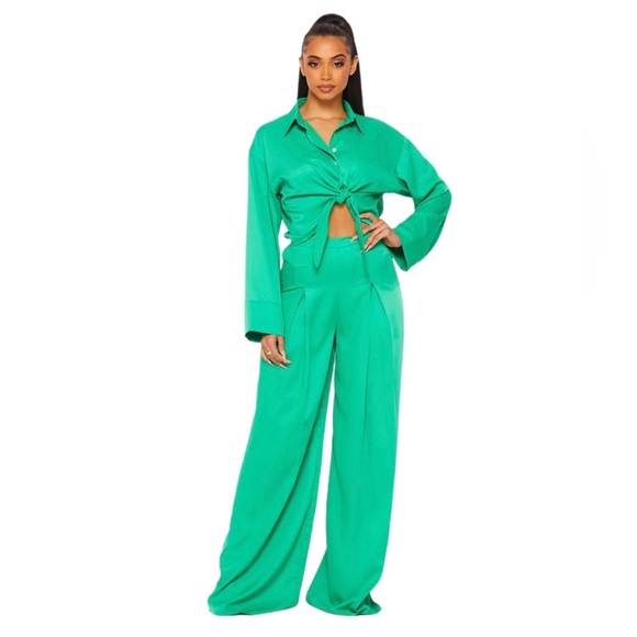 Lilly’s Kloset Pants - NWT‼️ Green Two-Piece Pants Set